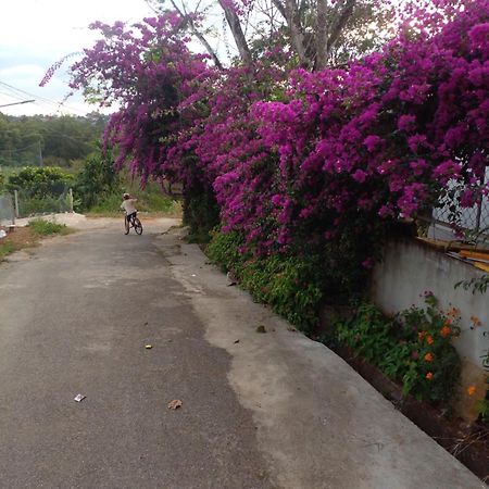 Ly'S Homestay Gia Nghĩa Esterno foto